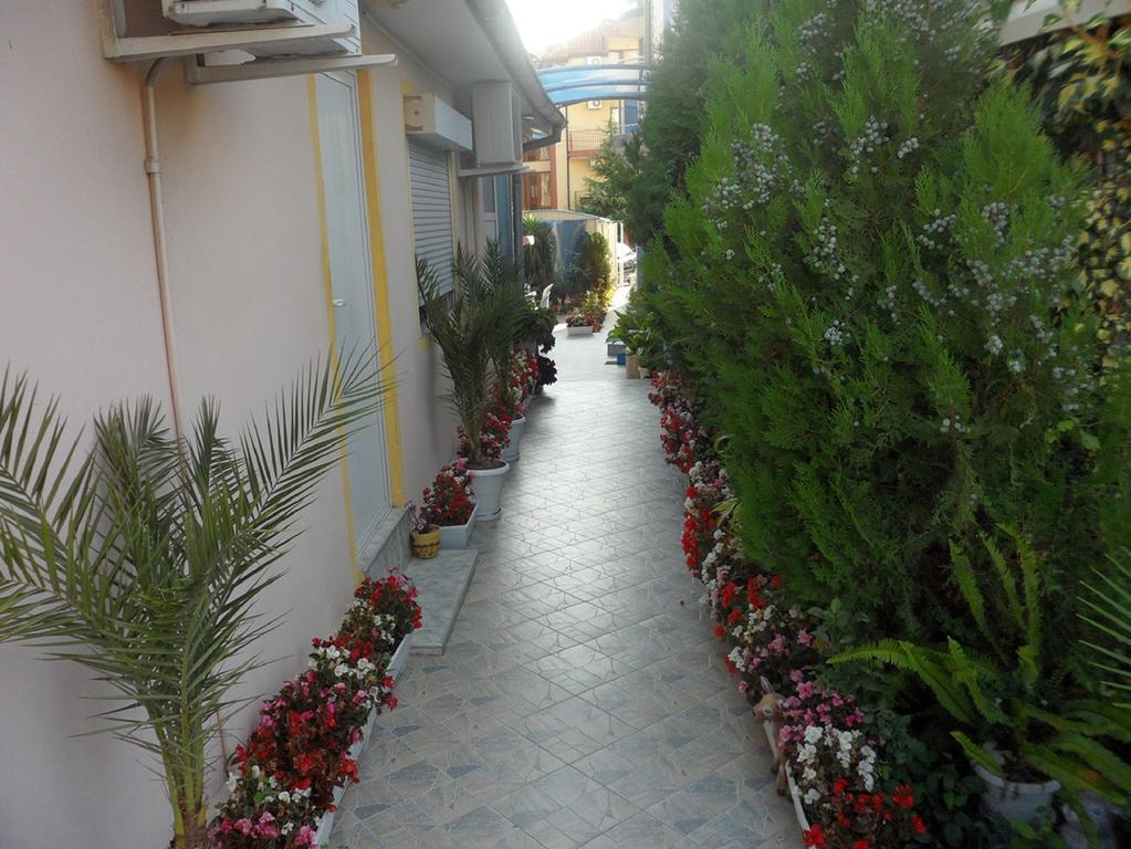 Sianie Guest House 라브다 외부 사진